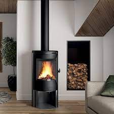 Купить Печь-камин Invicta Poele Neosen Etanche в интерьере чугунная в Борисове в Борисове