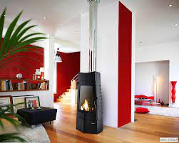 Печь-камин чугунный Invicta Chamane 14 в интерьере Амазонка бай фото в Борисове