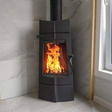 Печь-камин чугунный Invicta Chamane 14 в интерьере Амазонка бай фото  в Борисове