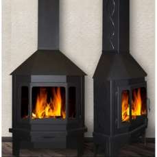 Стальной недорогой камин Бавария Мюнхен с большим стеклом фото в интерьере в Борисове