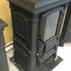 Печь-камин чугунный FireWay Bruno в интерьере чёрный Амазонка бай фото в Борисове