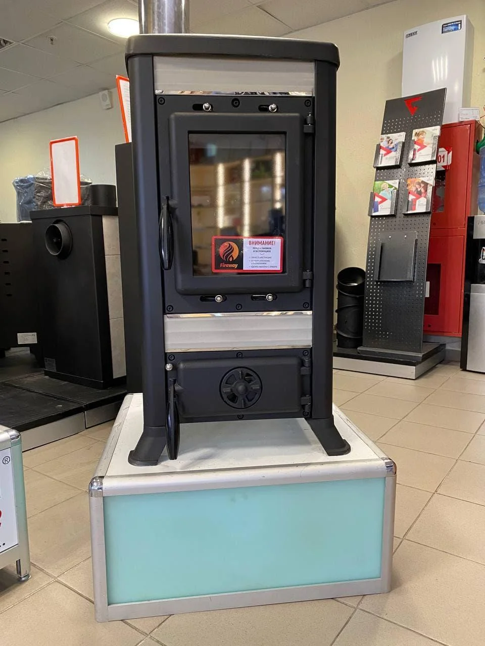 Печь-камин чугунный FireWay Klemens в интерьере Амазонка бай фото в Борисове