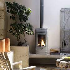 Печь-камин Invicta Cassine чугун в интерьере Амазонка бай фото в Борисове