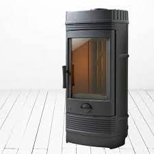 Печь-камин чугунный Invicta Gomont в интерьере Амазонка бай фото в Борисове