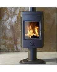 Печь-камин чугунный Invicta Mesnil в интерьере Амазонка бай фото в Борисове