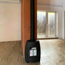 Печь-камин чугунный Invicta La Borne 2 в интерьере Амазонка бай фото в Борисове