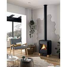 Печь-камин чугунный Invicta Carolo в интерьере Амазонка бай фото  в Борисове