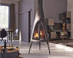 Печь-камин чугунный Invicta Pow-Wow в интерьере Амазонка бай фото в Борисове