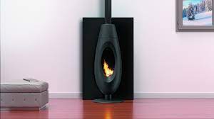 Печь-камин чугунный Invicta OVATIO в интерьере Амазонка бай фото в Борисове