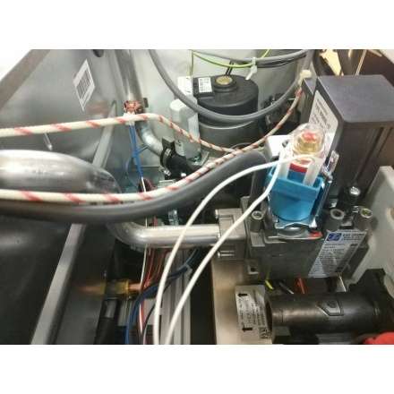 Газовый котел Ariston CARES X 18 FF NG в Борисове